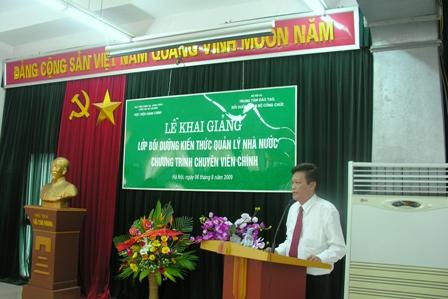  Khai mạc Lớp bồi dưỡng kiến thức quản lý nhà nước chương trình chuyên viên chính tại Bộ Nội vụ